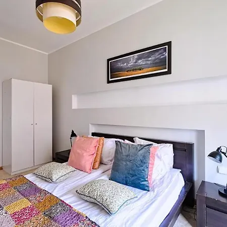 Apartman Urban Nest - Szafarnia 7 & 8 *