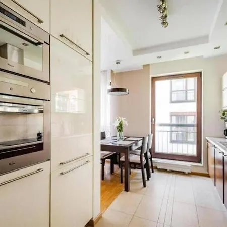 Urban Nest - Szafarnia 7 & 8